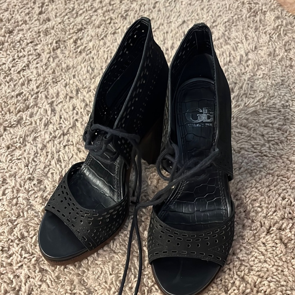 Gianni Bini lace up heels